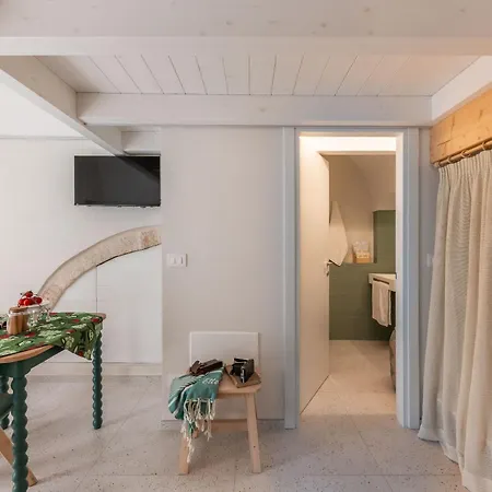 Mandorleolio Versomare * Полиньяно-а-Маре